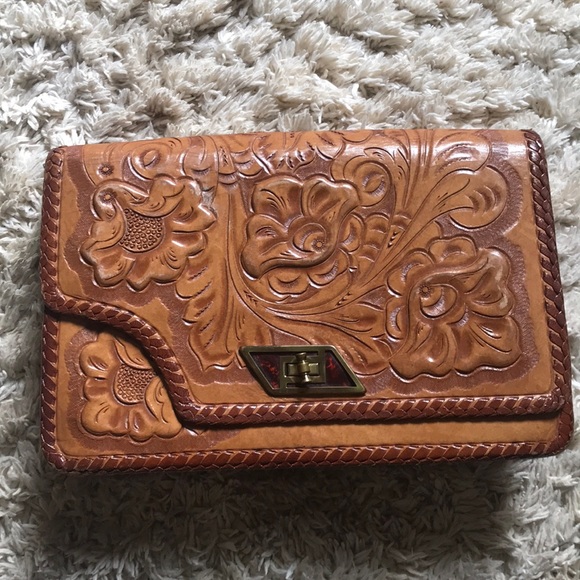 Vintage Handbags - VINTAGE I Genuine Leather Hand Tooled Clutch